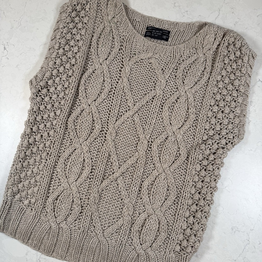 COUNTERPARTS Hand Knit Sleeveless SWEATER VEST Chunky Cable Neutra Artsy Beige M